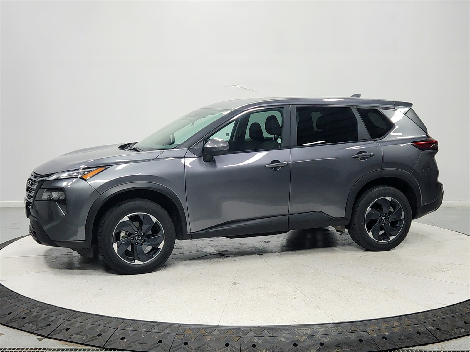 2024 Nissan Rogue SV photo 3