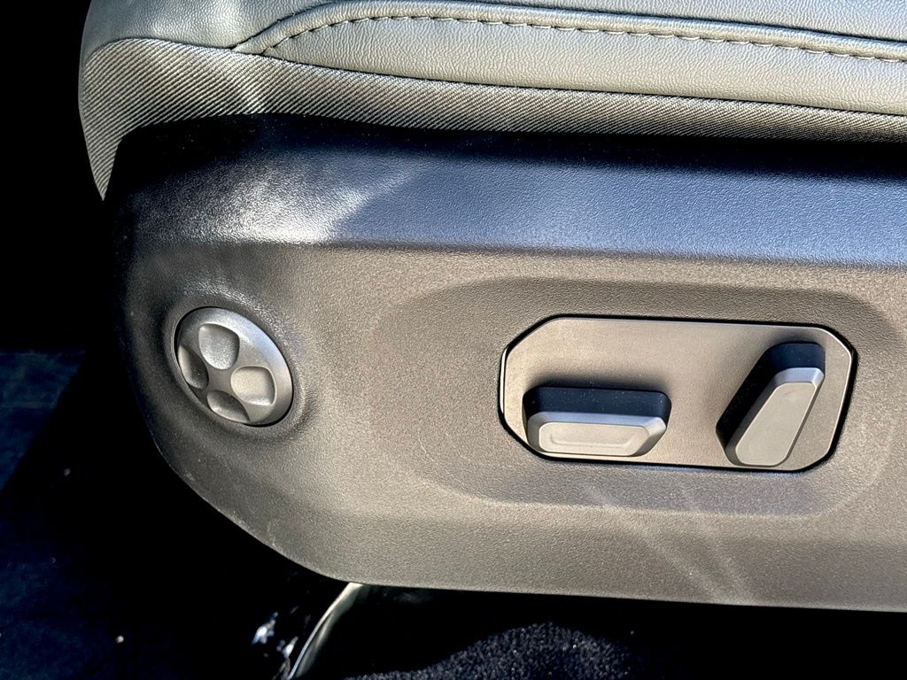 2025 Jeep Gladiator Mojave photo 8