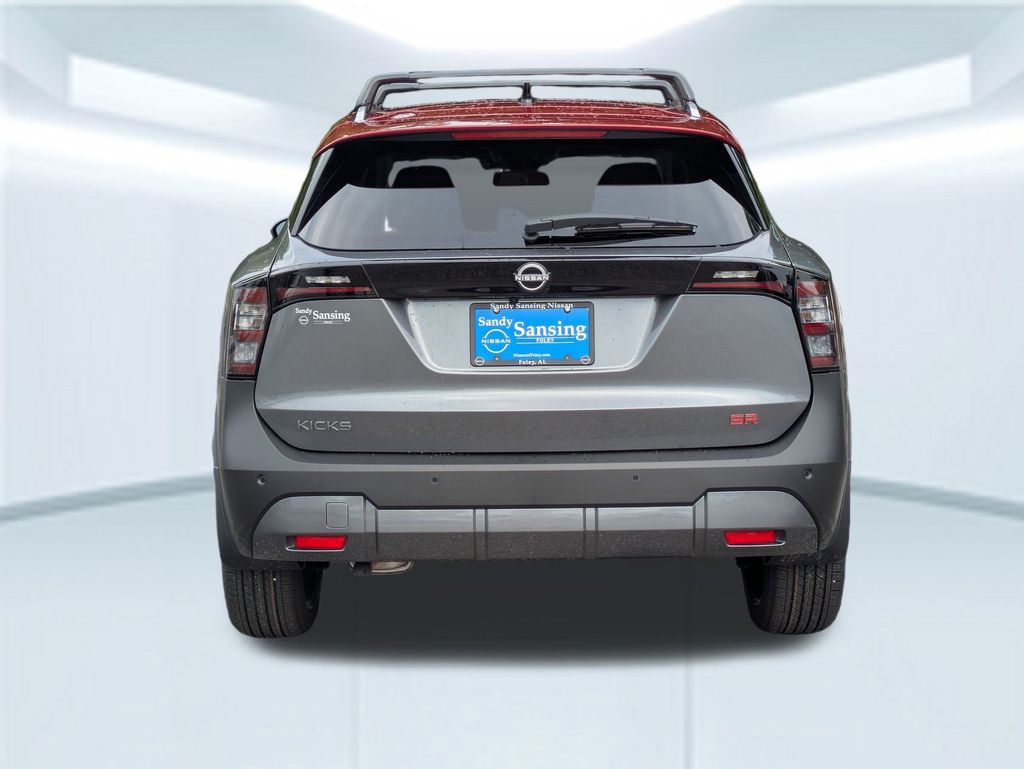 2026 Nissan Kicks SR photo 3