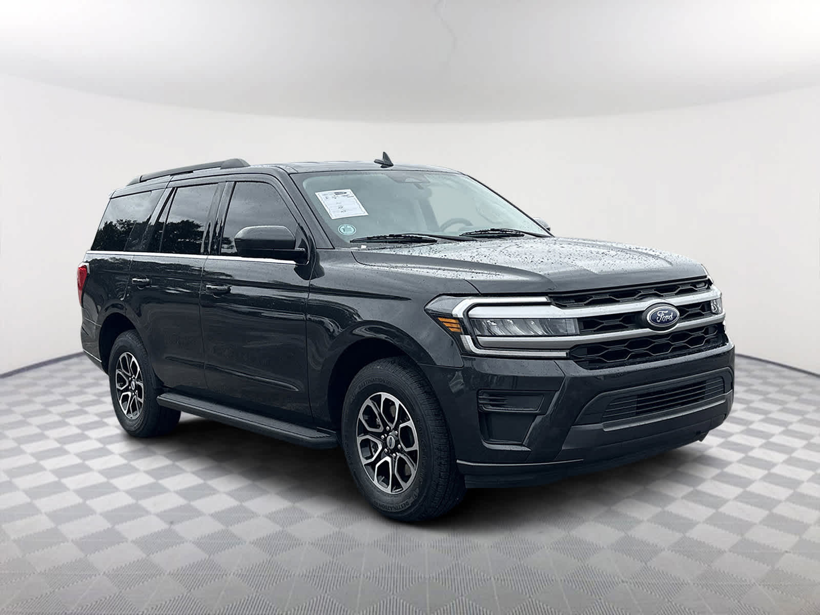 2022 Ford Expedition XLT's photo