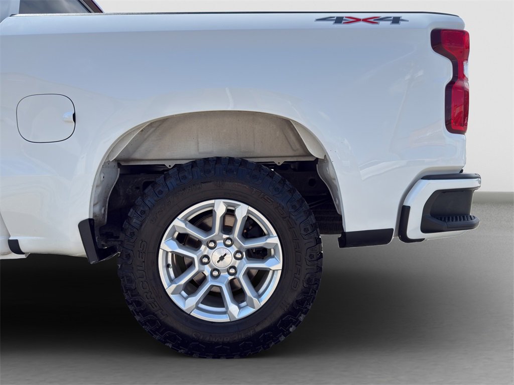 2023 Chevrolet Silverado RST photo 11