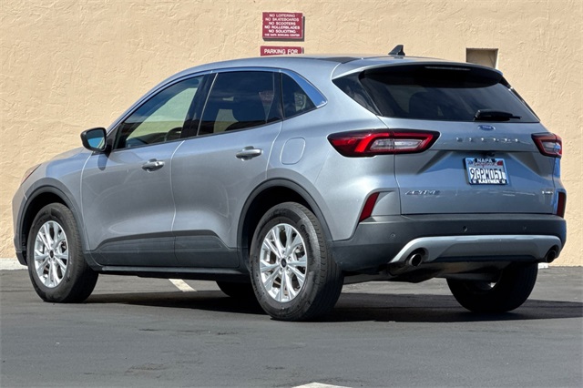 2023 Ford Escape Active photo 5
