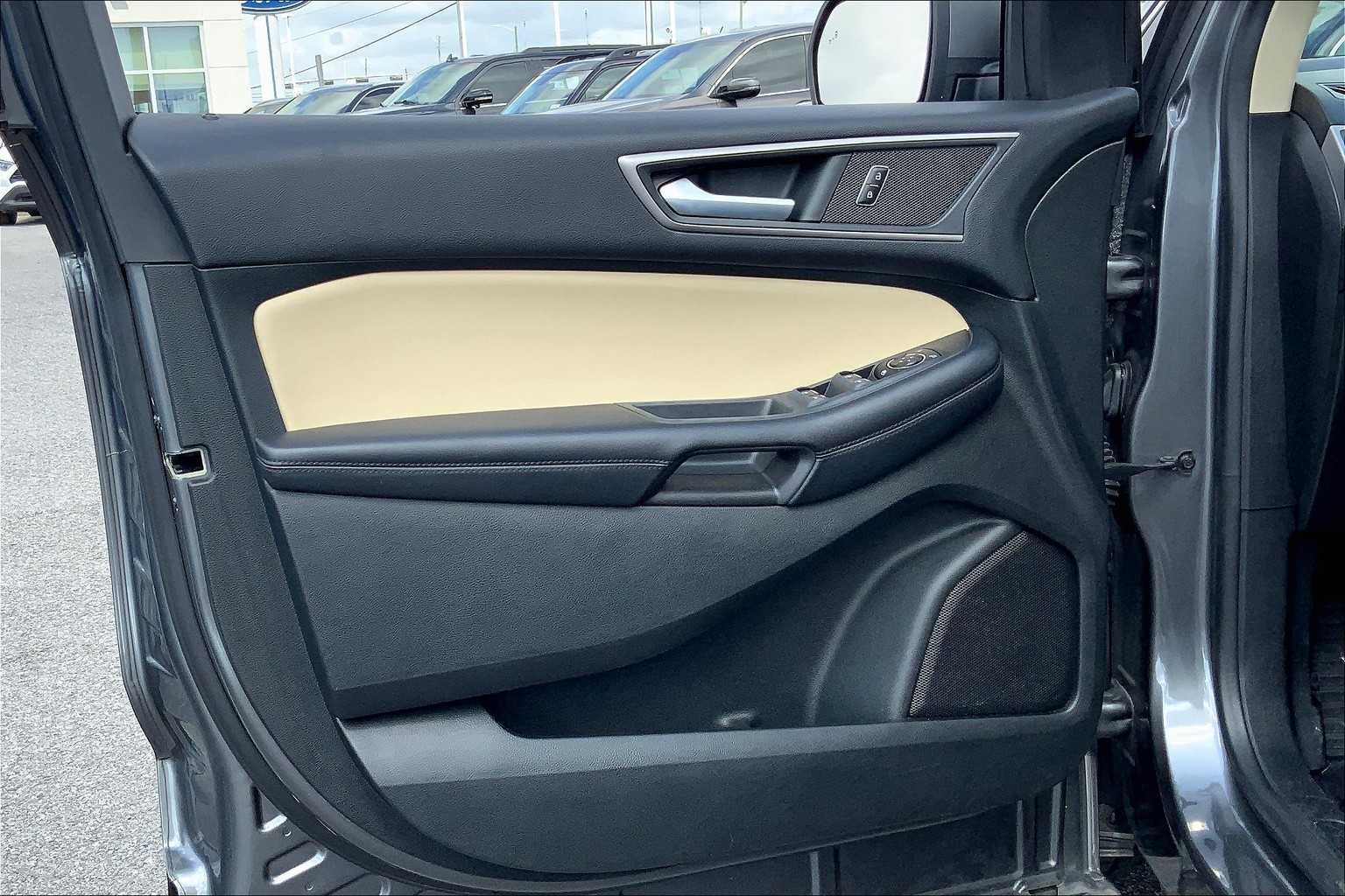 2023 Ford Edge SEL photo 21