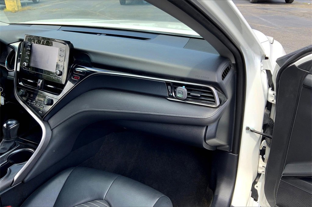 2021 Toyota Camry SE photo 15