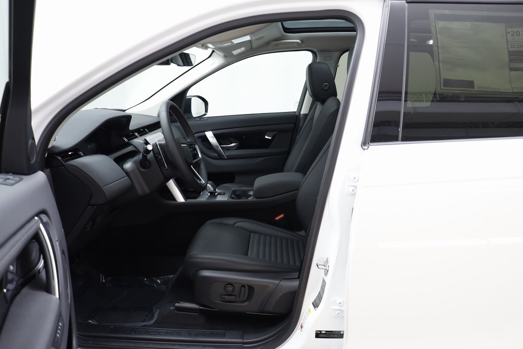 2025 Land Rover Discovery Sport S photo 7