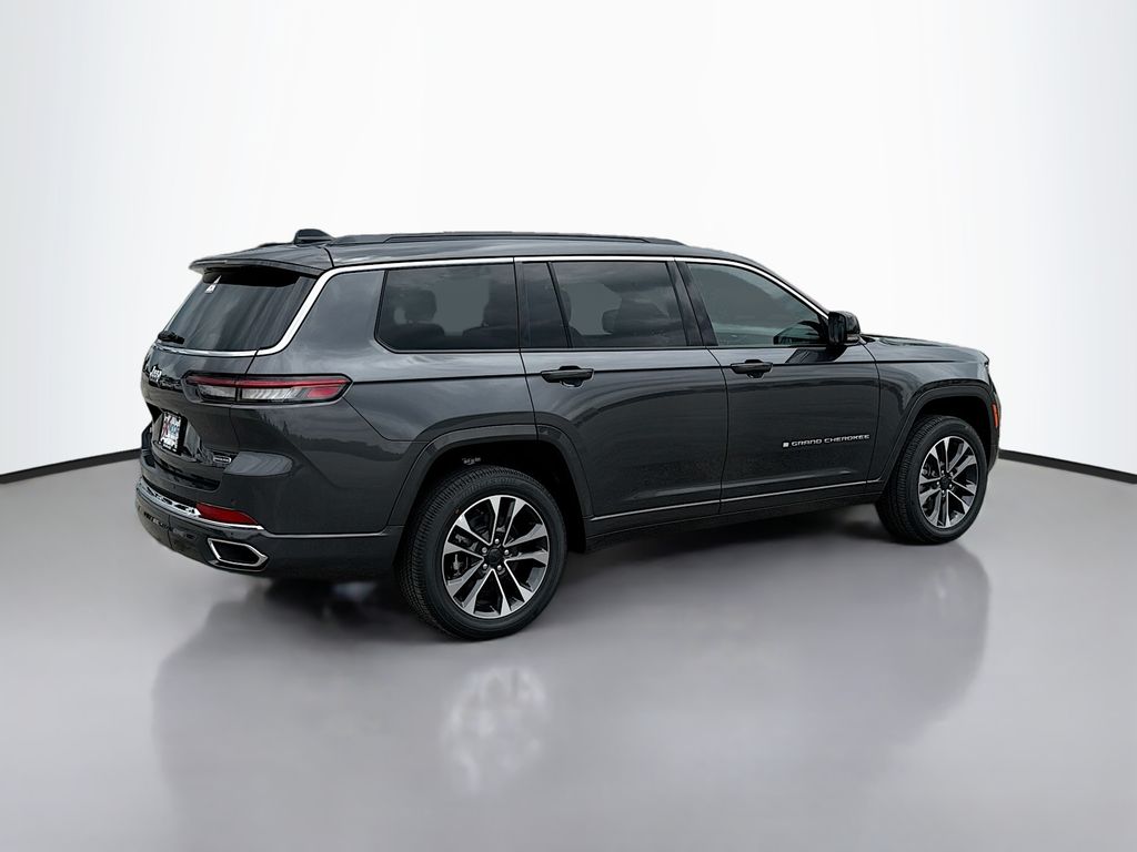 2025 Jeep Grand Cherokee Overland photo 4