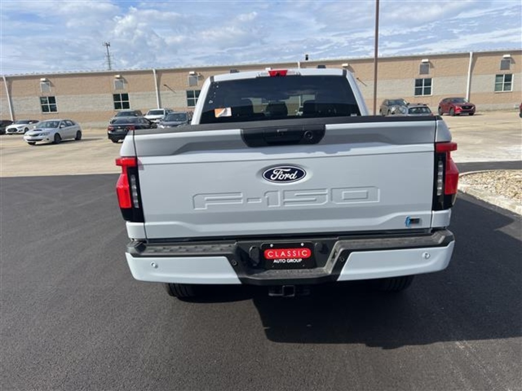 2025 Ford F-150 Lightning photo 4