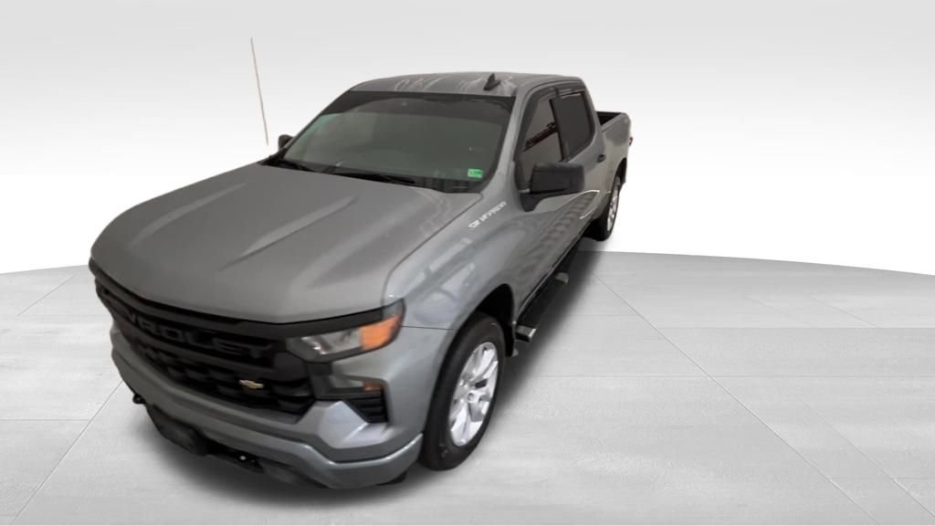 2024 Chevrolet Silverado 1500 Custom photo 2