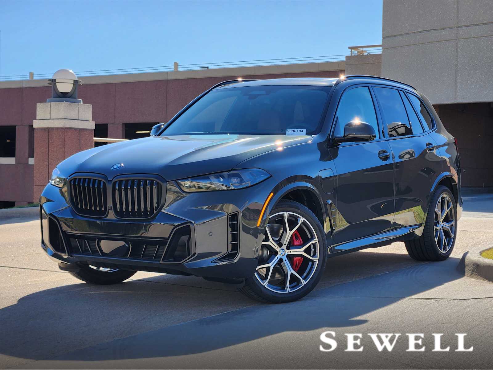 2026 BMW X5 50e's photo