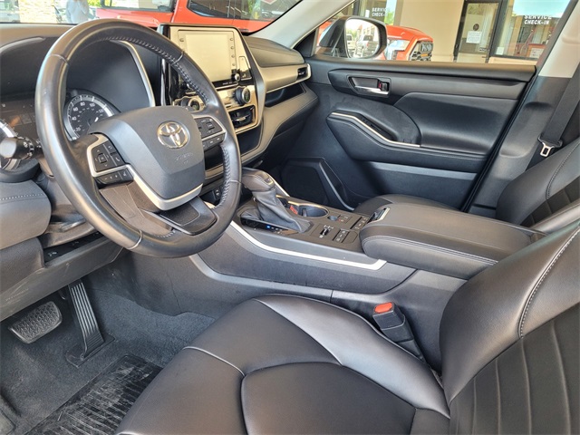 2022 Toyota Highlander XLE photo 11