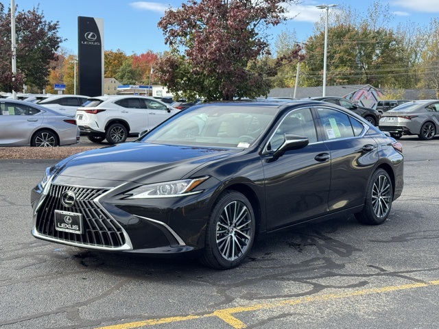 2025 Lexus ES 350's photo