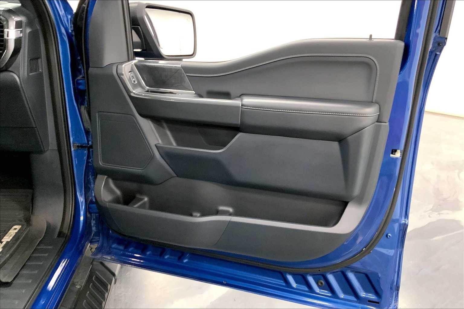 2023 Ford F-150 XLT photo 19