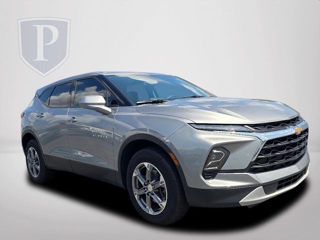 2023 Chevrolet Blazer 2LT photo 2
