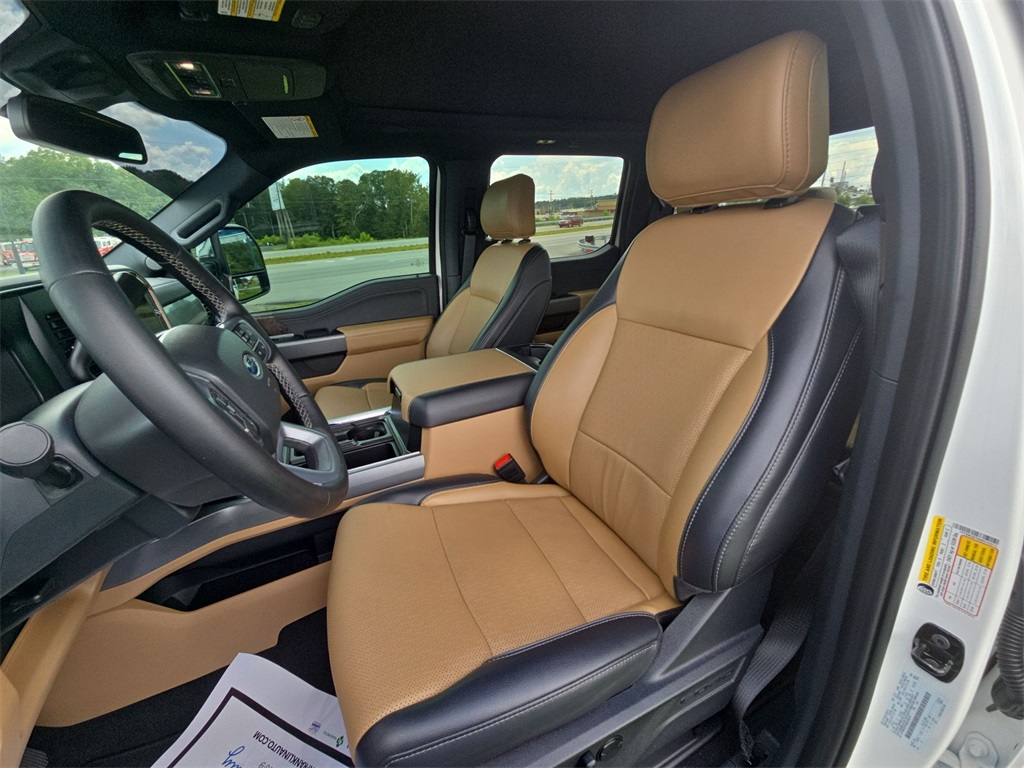 2025 Ford F-350 Lariat photo 17