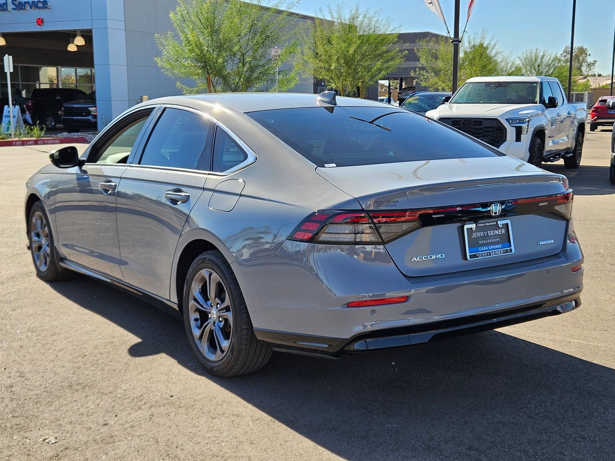 2024 Honda Accord Hybrid EX-L photo 2