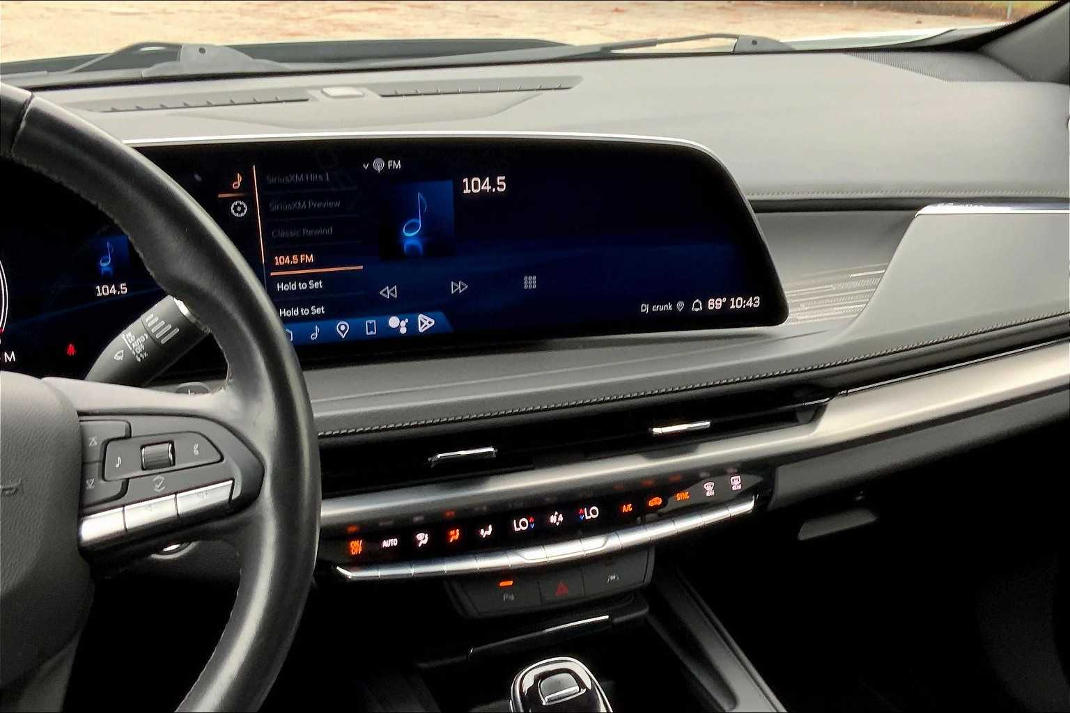 2024 Cadillac XT4 Premium Luxury photo 5