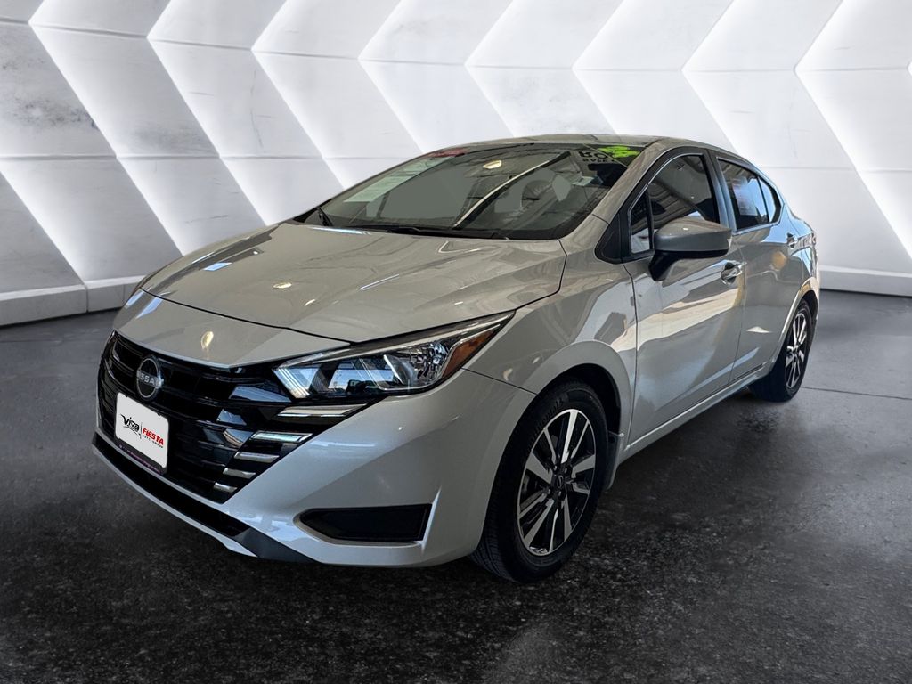 2024 Nissan Versa 1.6 SV photo 3