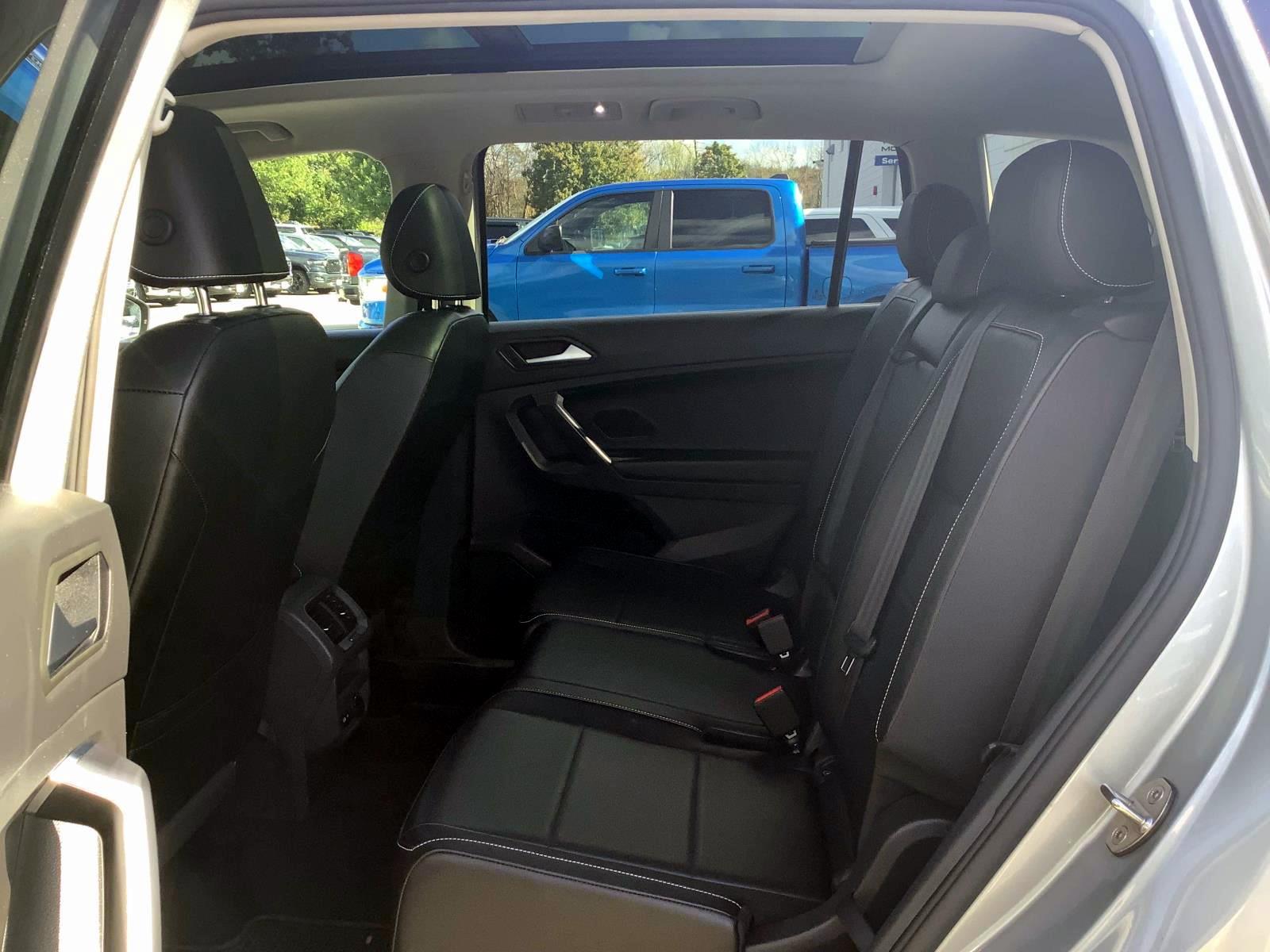 2021 Volkswagen Tiguan R-Line Black SEL photo 26