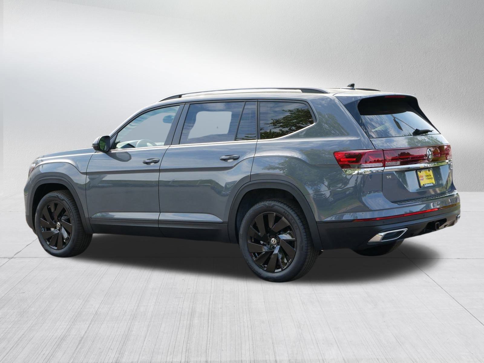 2026 Volkswagen Atlas SE Technology photo 3