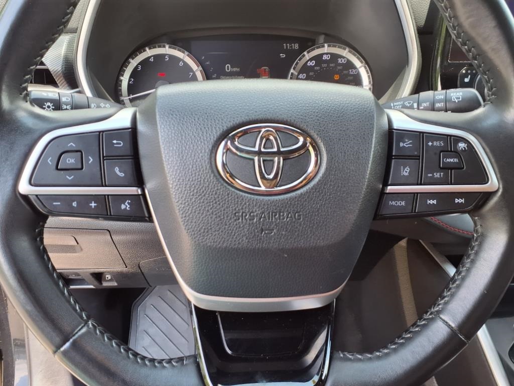 2023 Toyota Highlander XSE photo 18
