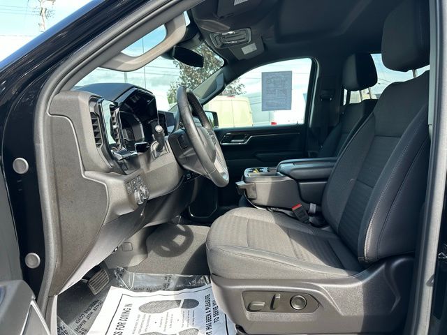 2024 Chevrolet Silverado 1500 RST photo 15