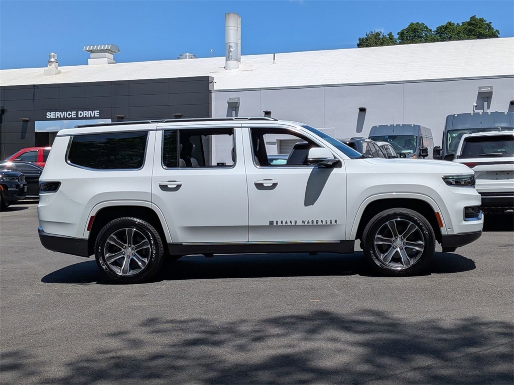 2022 Jeep Grand Wagoneer I photo 2