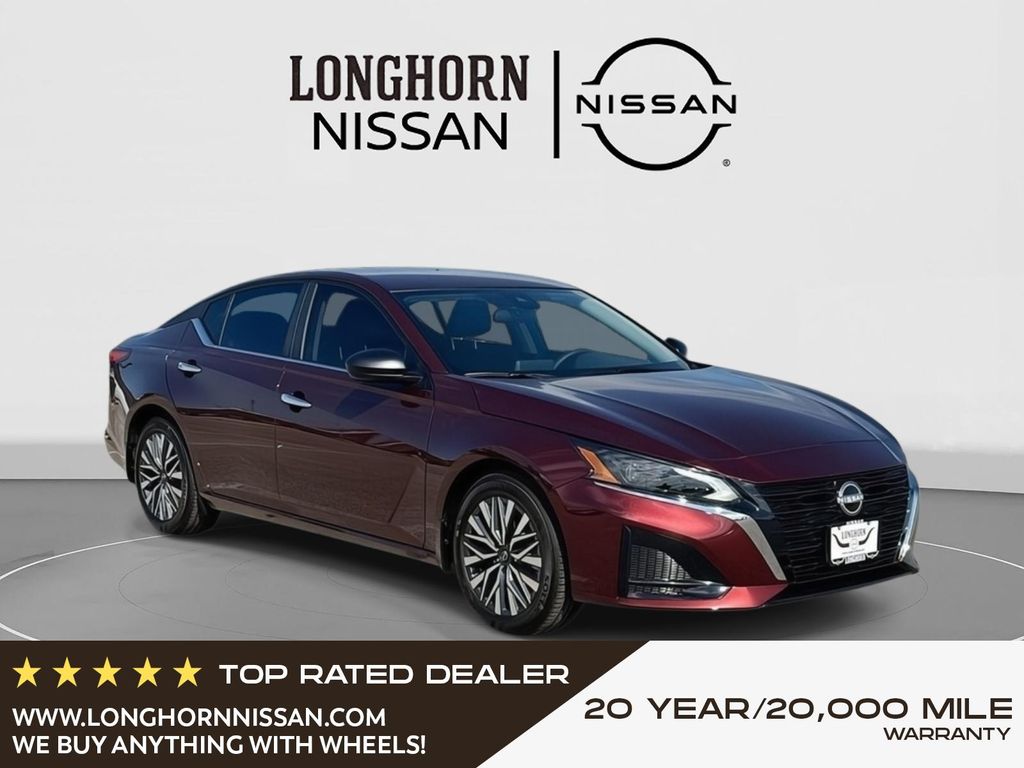 2025 Nissan Altima SV's photo