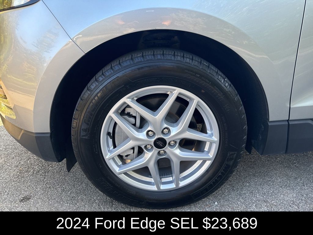 2024 Ford Edge SEL photo 9