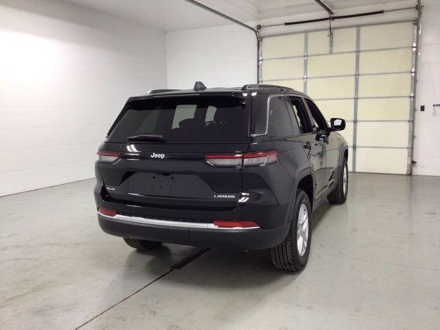 2025 Jeep Grand Cherokee Laredo X photo 3