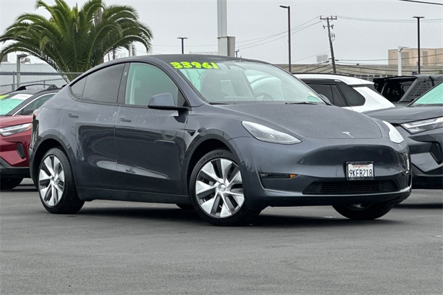 Used 2023 Tesla Model Y Long Range with VIN 7SAYGDEE2PF927865 for sale in Northfield, Minnesota