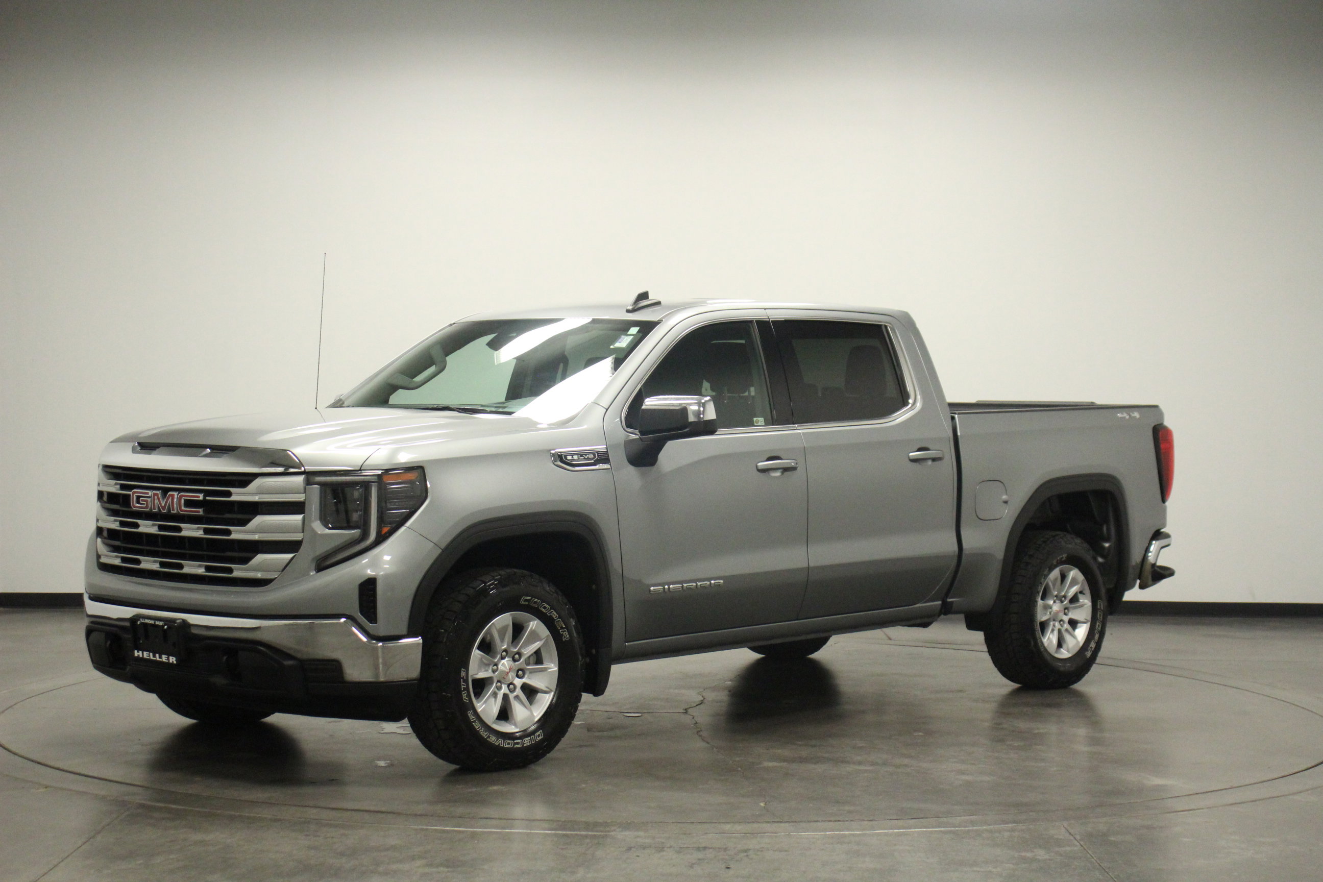 2024 Gmc Sierra 1500 SLE photo 3