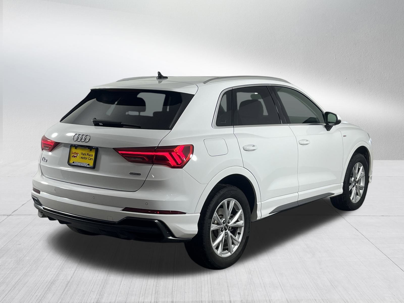 2022 Audi Q3 S line Premium photo 4