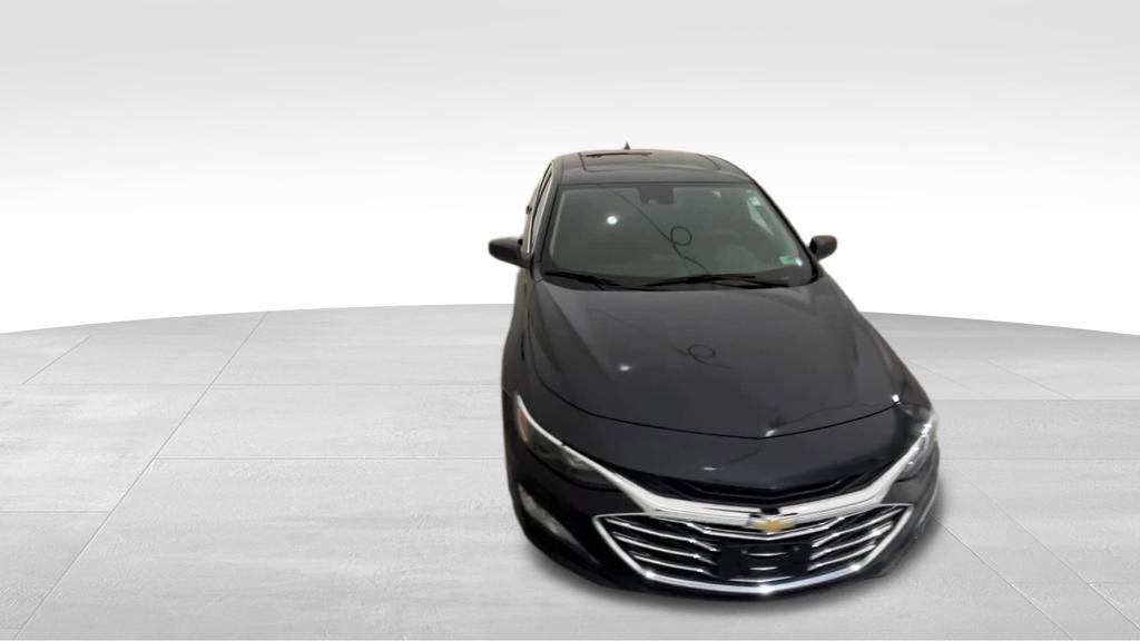 2023 Chevrolet Malibu 1LT photo 2