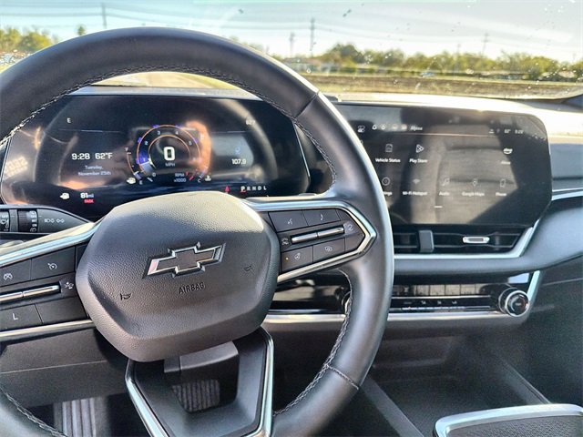 2025 Chevrolet Equinox LT photo 3