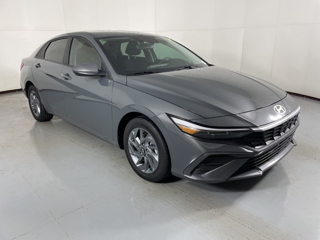 2024 Hyundai Elantra Hybrid Blue photo 2