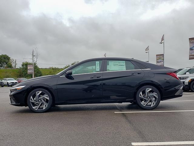 2025 Hyundai Elantra Limited photo 8