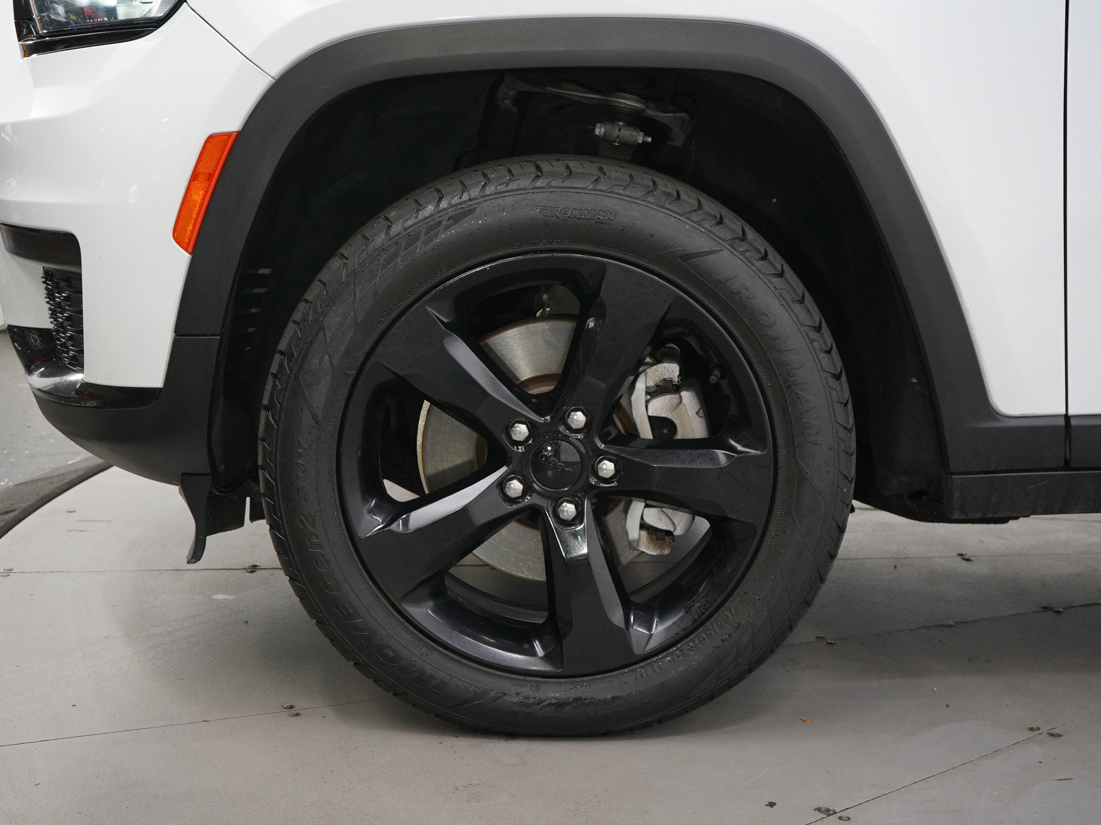 2022 Jeep Grand Cherokee Altitude photo 28