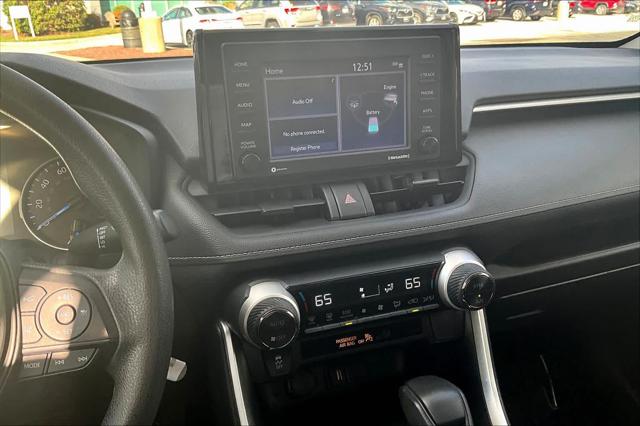 2022 Toyota RAV4 Hybrid LE photo 3