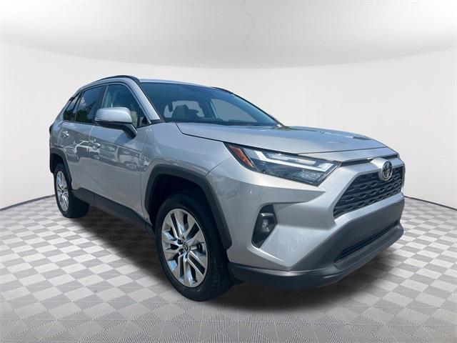 2023 Toyota RAV4 XLE Premium photo 3