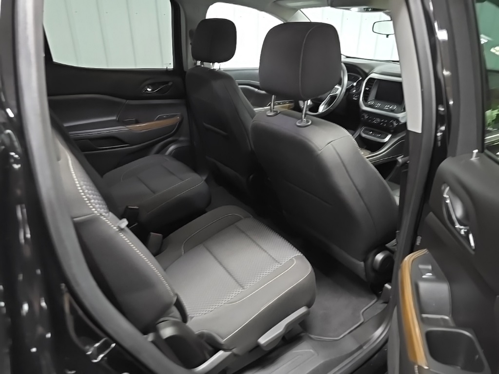 2023 Gmc Acadia SLE photo 16