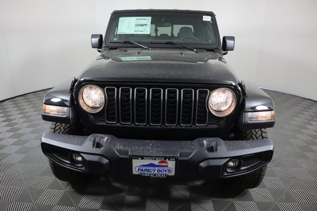 2025 Jeep Gladiator photo 3