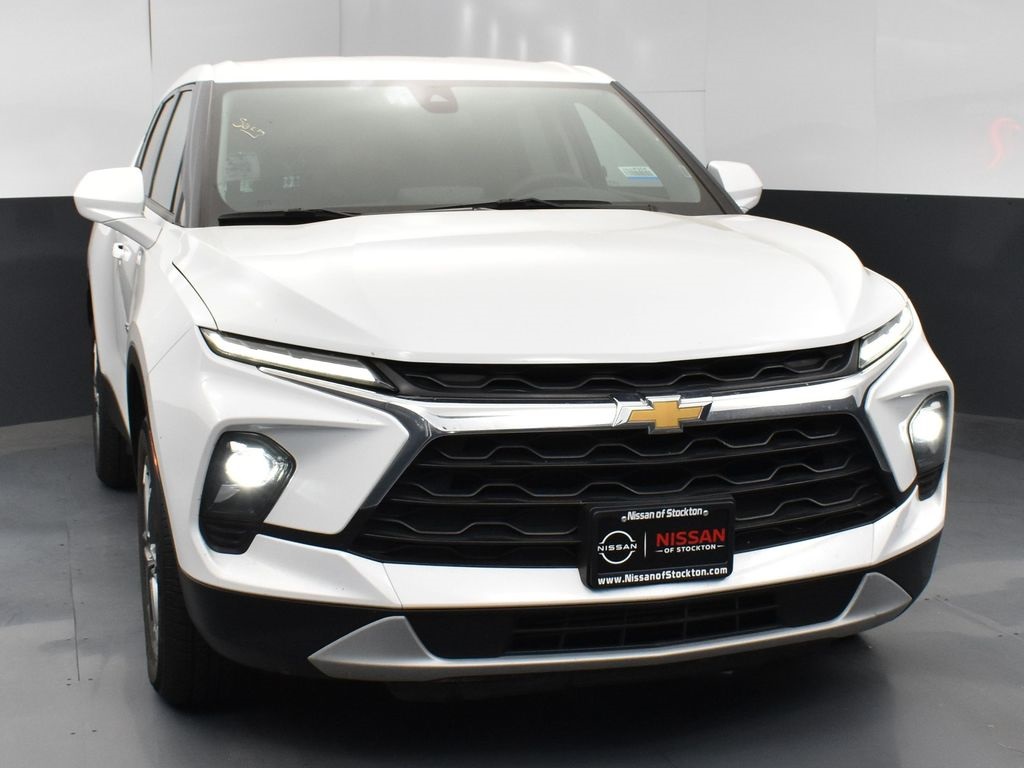 2023 Chevrolet Blazer 2LT photo 2