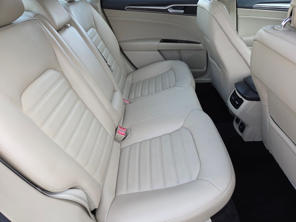 2013 Ford Fusion Energi SE photo 18