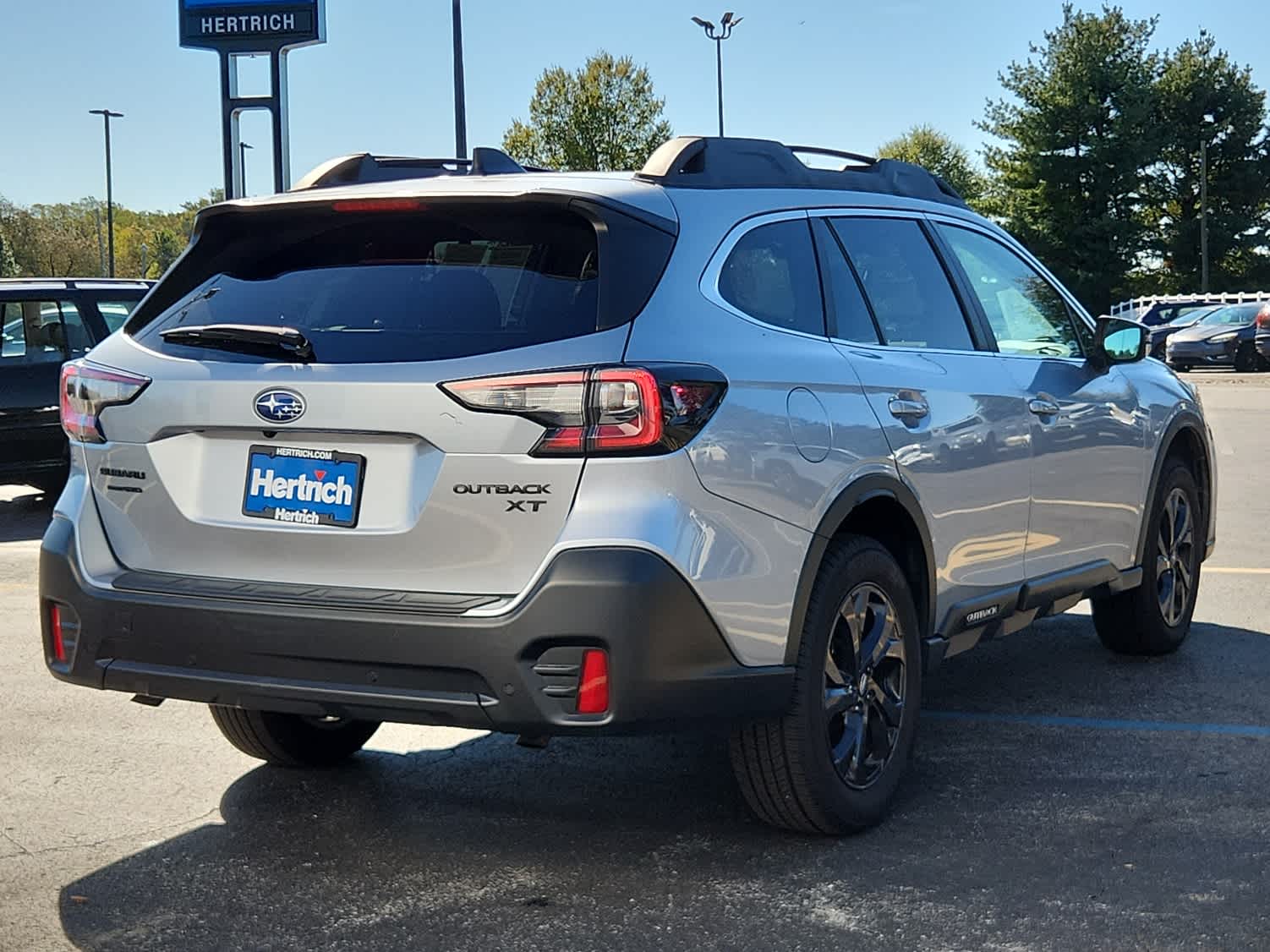 2020 Subaru Outback Onyx Edition XT photo 2