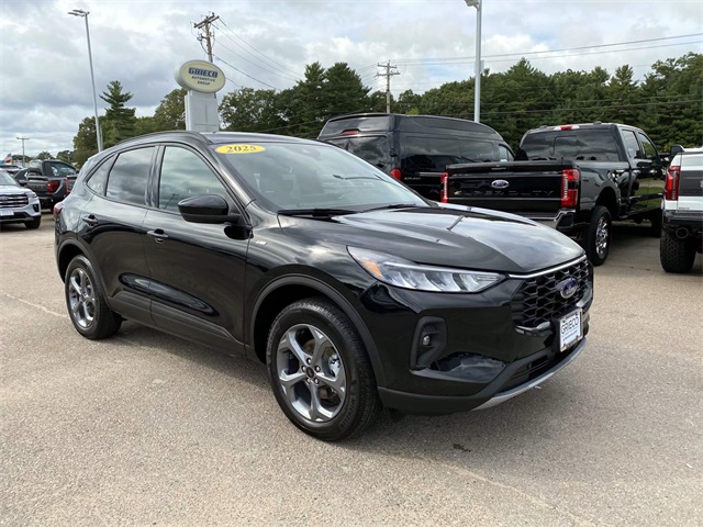 2025 Ford Escape ST-Line Select's photo
