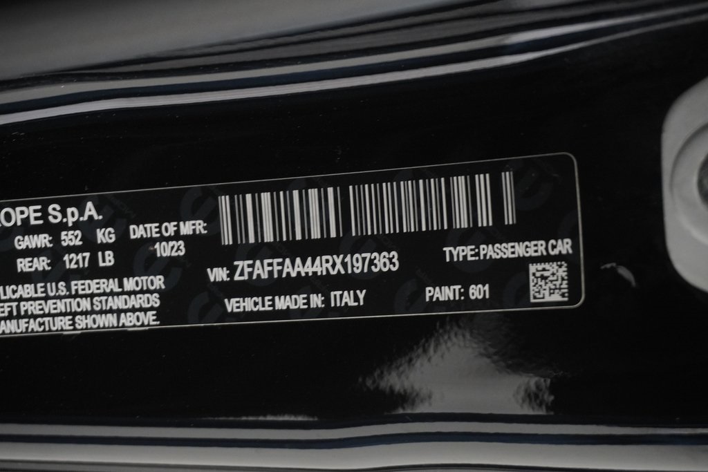 2024 Fiat 500e Red photo 37