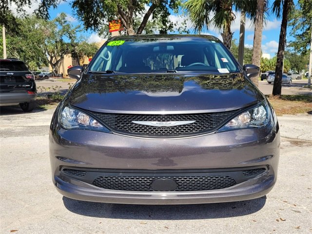 2022 Chrysler Voyager LX photo 2