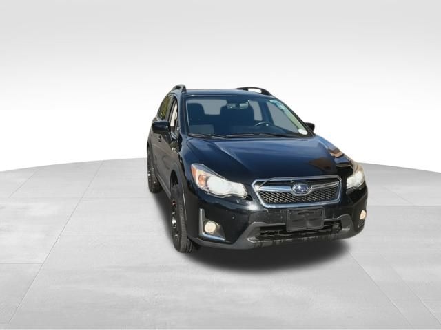 2017 Subaru Crosstrek 2.0i Premium photo 3