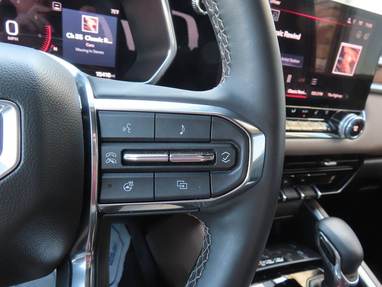 2024 Gmc Canyon Denali photo 15