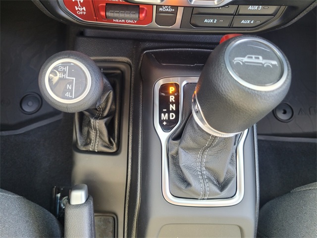 2025 Jeep Gladiator Willys photo 18
